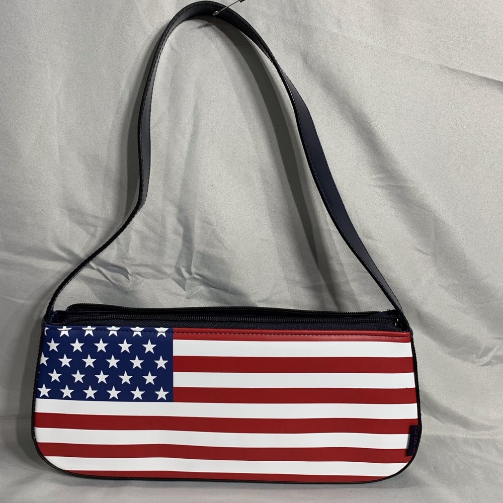 New without tags American Flag Red, White, Blue Patriotic Shoulder Handbag
